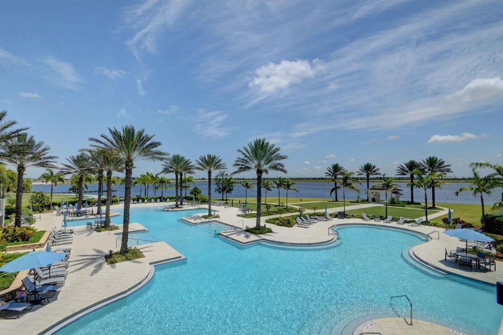 799 Hookline Circle Loxahatchee, FL 33470