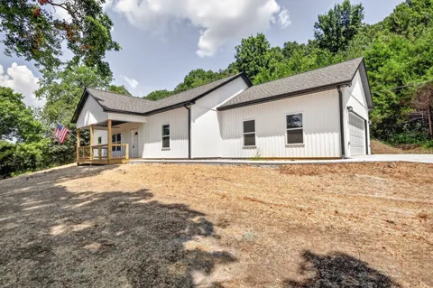 5071 Campbellsville Pike