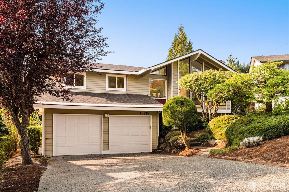 12218 SE 47th Place Bellevue, WA 98006