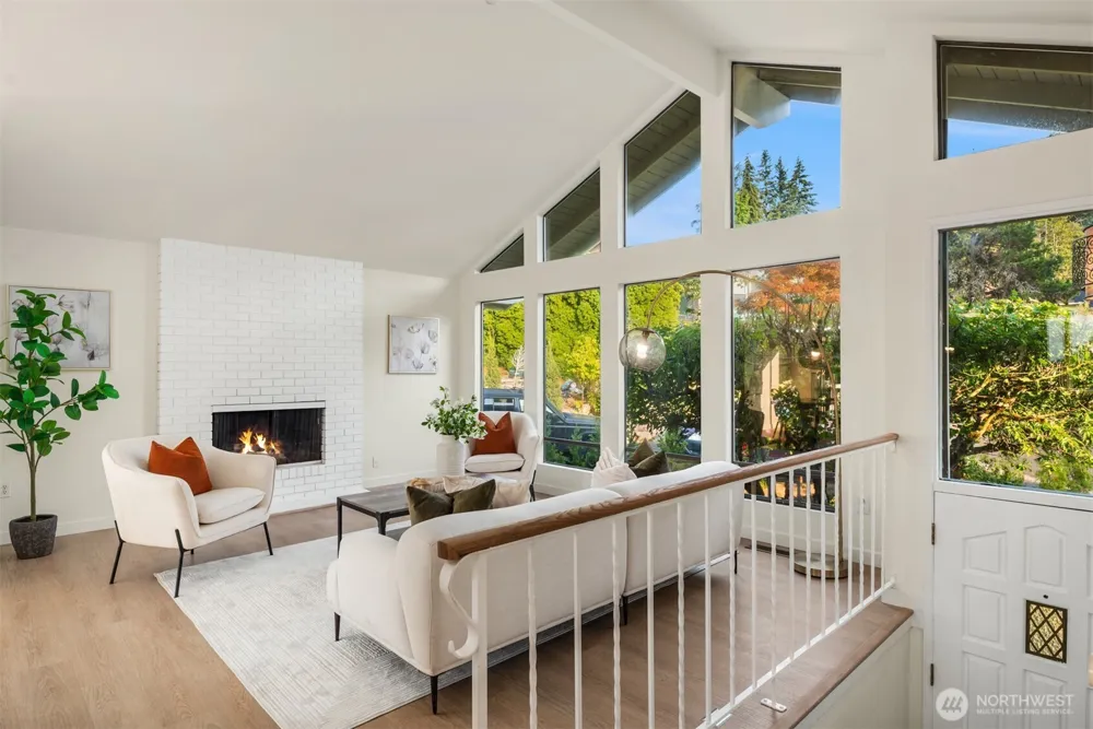 12218 SE 47th Place Bellevue, WA 98006