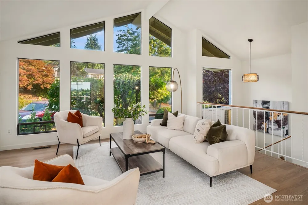 12218 SE 47th Place Bellevue, WA 98006