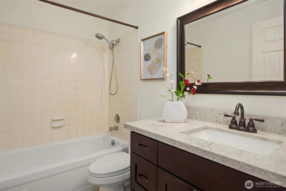 12218 SE 47th Place Bellevue, WA 98006