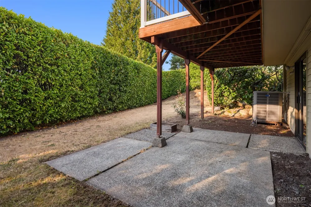 12218 SE 47th Place Bellevue, WA 98006