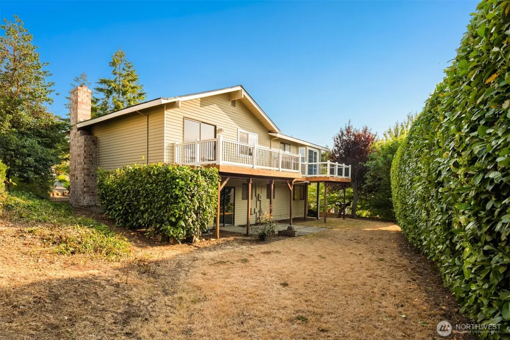12218 SE 47th Place Bellevue, WA 98006