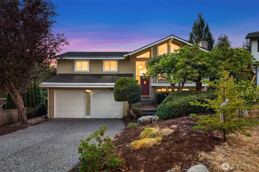 12218 SE 47th Place Bellevue, WA 98006