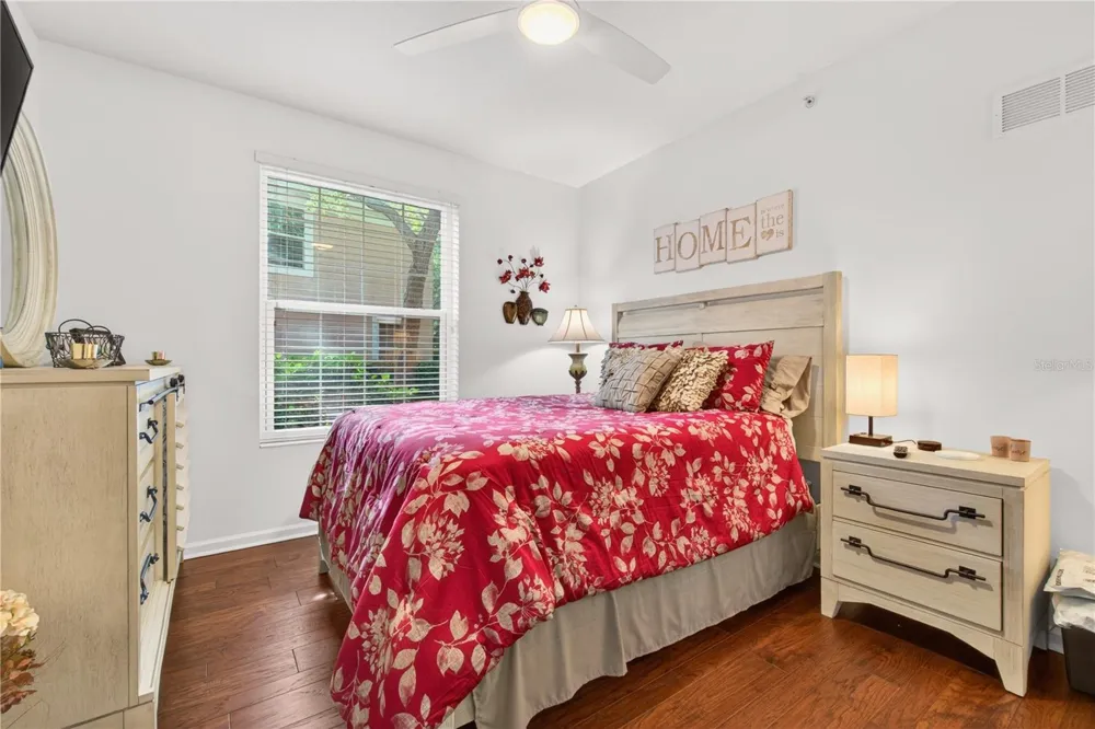 852 LANTERN WAY Clearwater, FL 33765