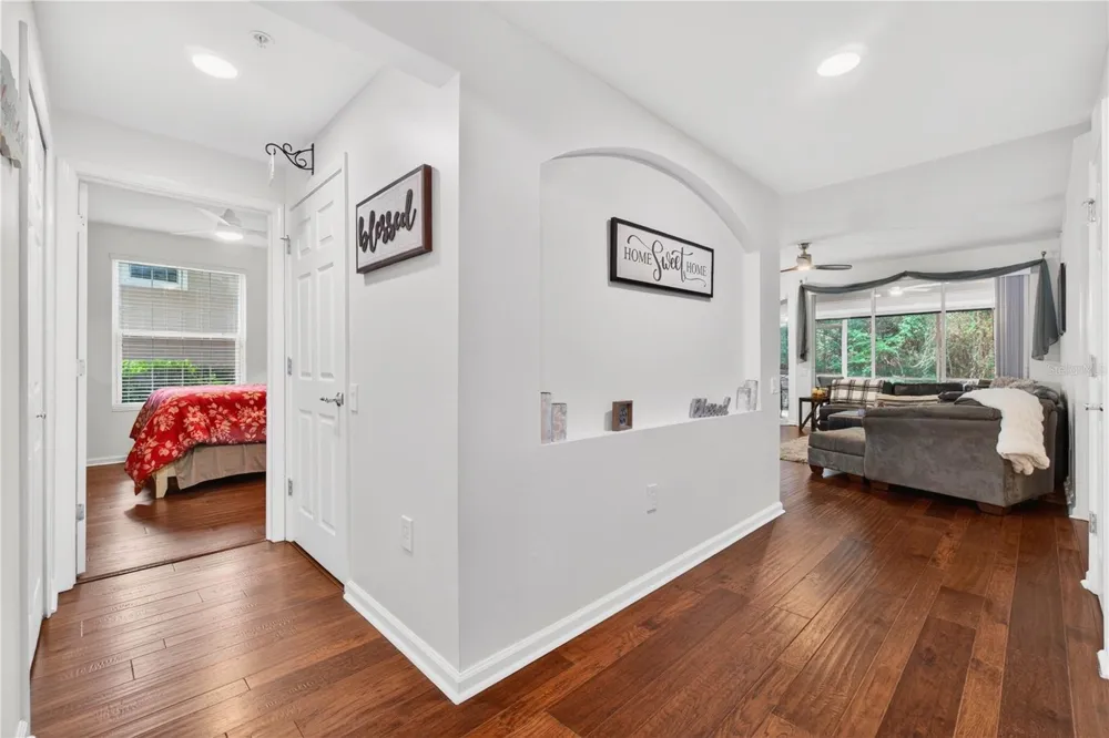 852 LANTERN WAY Clearwater, FL 33765