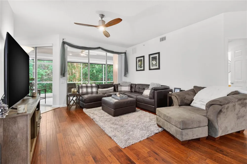 852 LANTERN WAY Clearwater, FL 33765