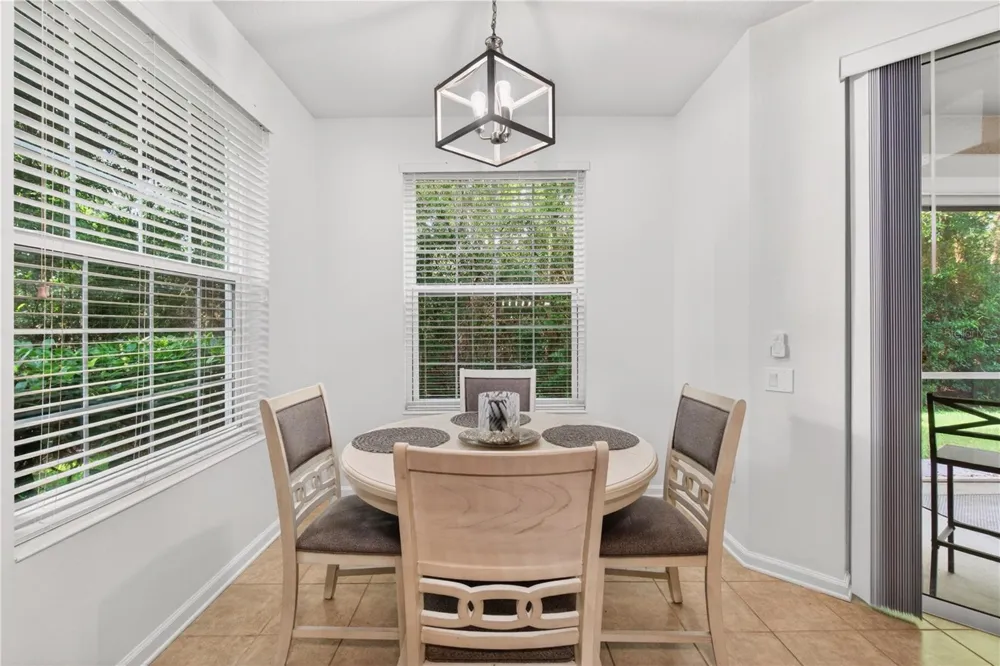 852 LANTERN WAY Clearwater, FL 33765