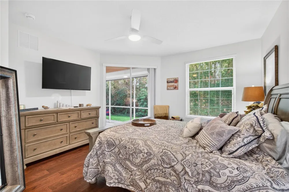 852 LANTERN WAY Clearwater, FL 33765