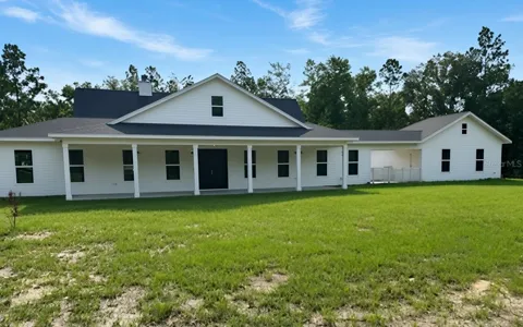 5040 NE 48TH COURT
