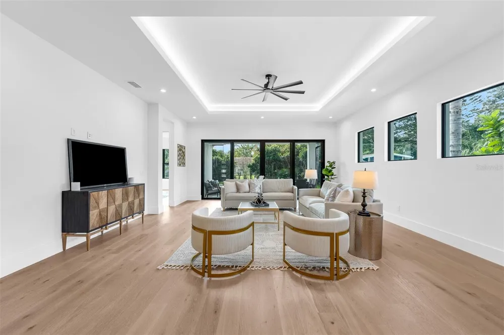 1546 MILLER AVENUE Winter Park, FL 32789