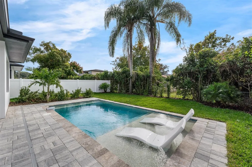 1546 MILLER AVENUE Winter Park, FL 32789