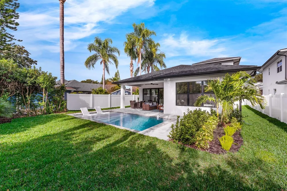 1546 MILLER AVENUE Winter Park, FL 32789