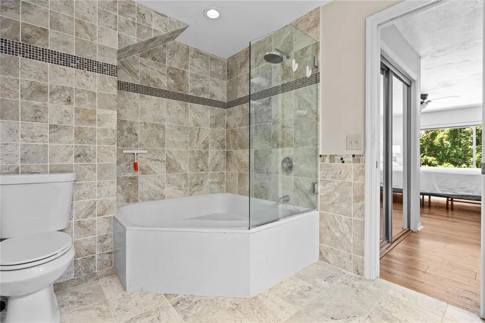 254 GLENBRIAR CIRCLE Daytona Beach, FL 32114
