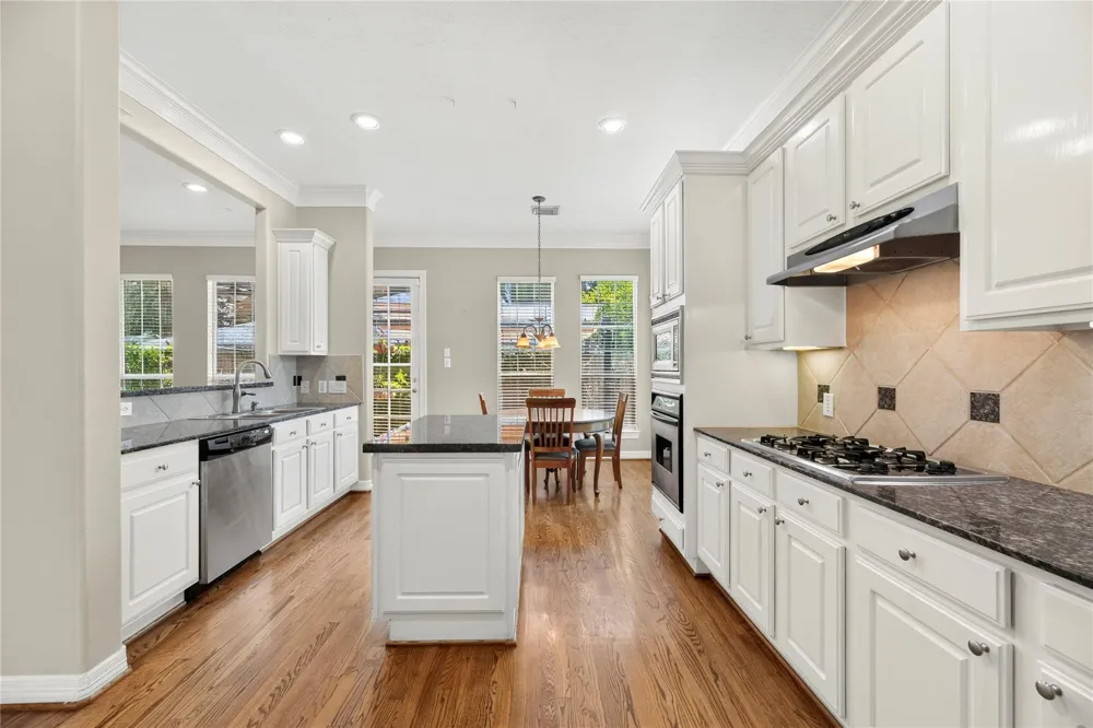 2606 Shady Acres Landing Houston, TX 77008