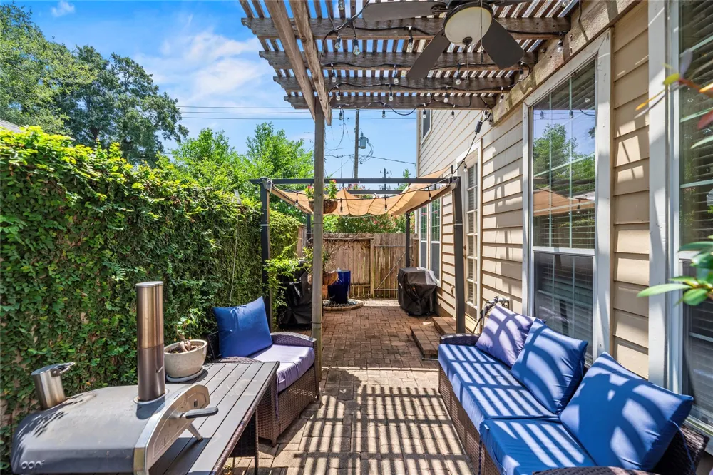 2606 Shady Acres Landing Houston, TX 77008