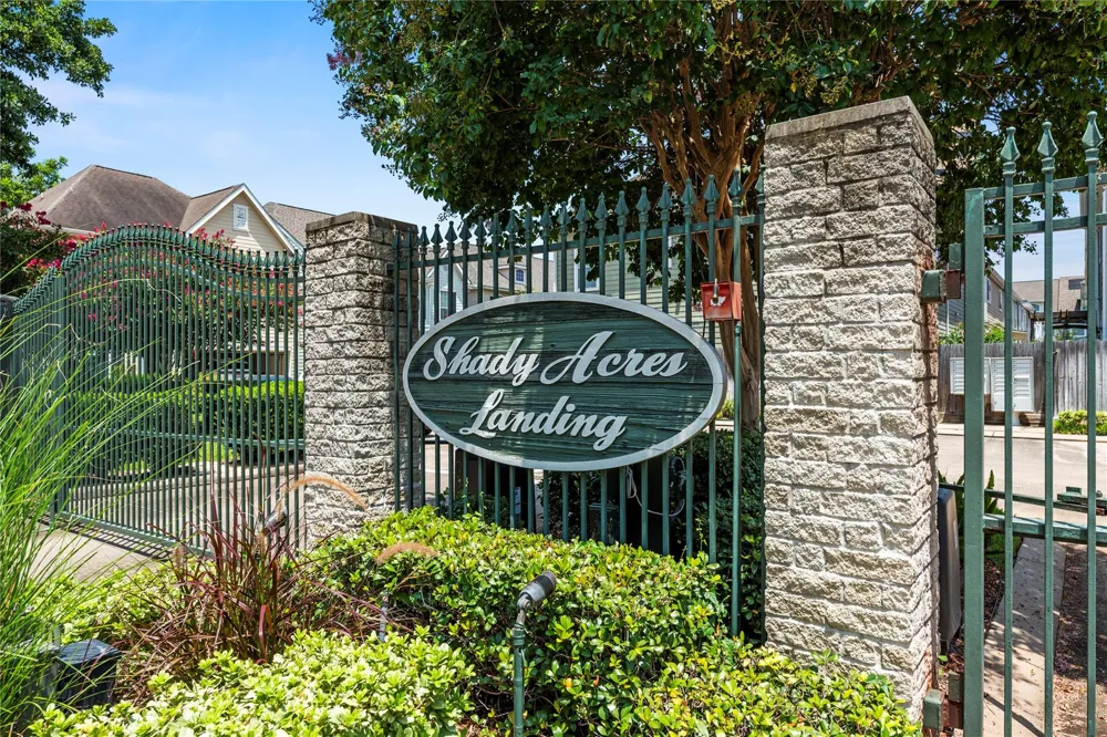 2606 Shady Acres Landing Houston, TX 77008