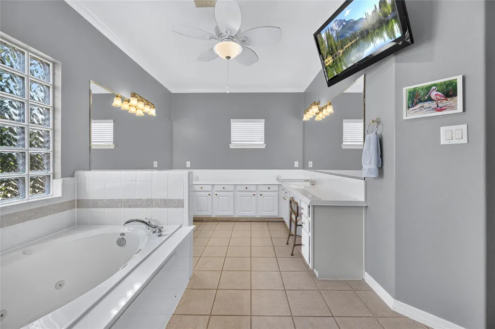 2606 Shady Acres Landing Houston, TX 77008