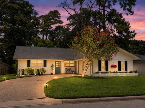 1705 Shady Oaks Drive