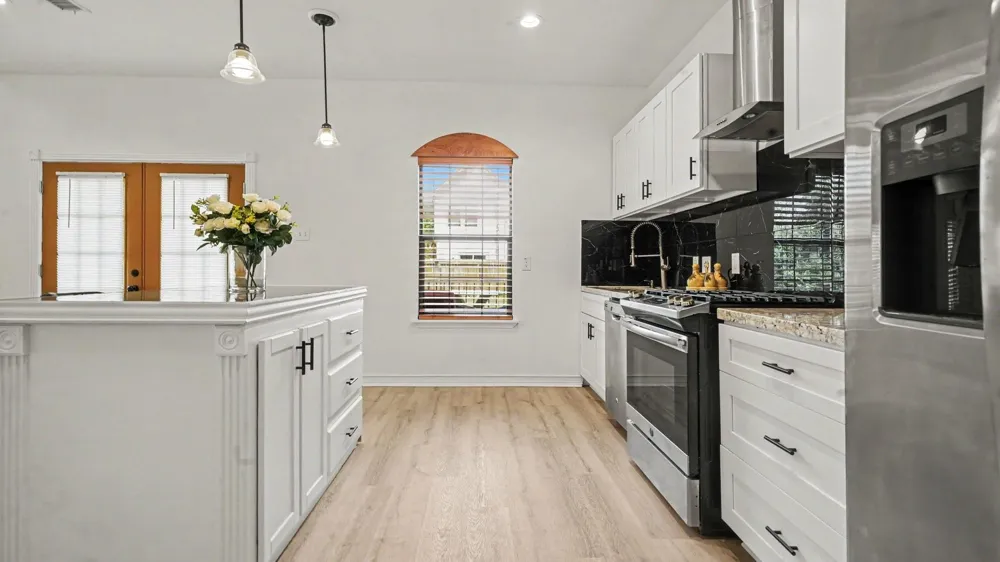 424 S Holmes Street La Porte, TX 77571