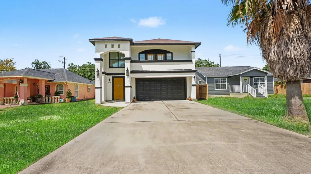 424 S Holmes Street La Porte, TX 77571