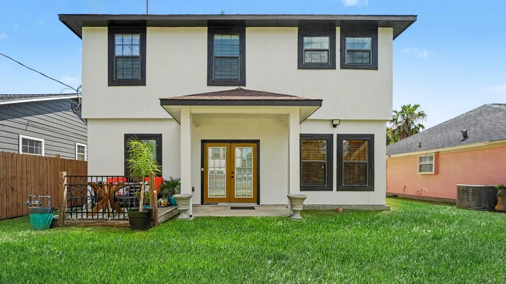 424 S Holmes Street La Porte, TX 77571