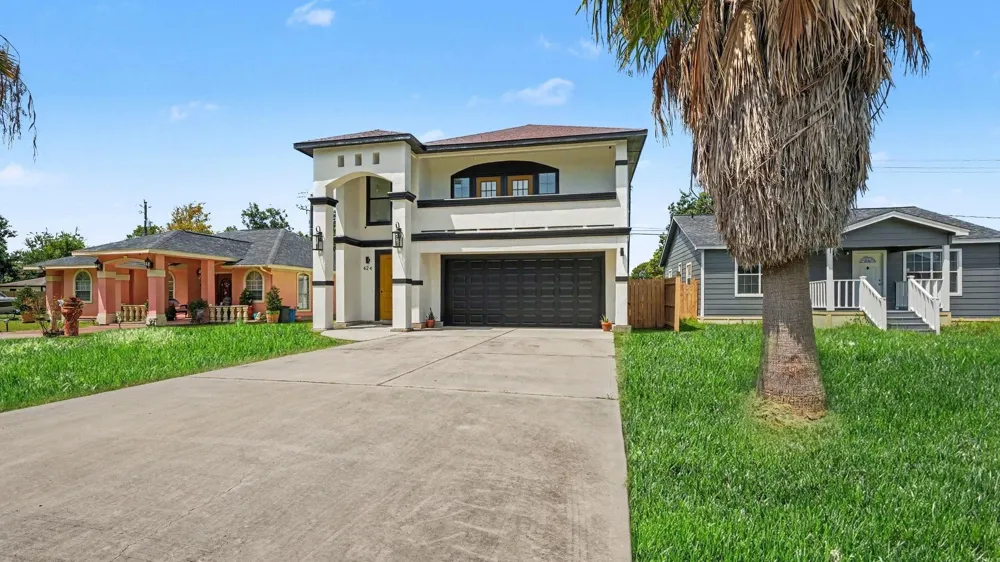 424 S Holmes Street La Porte, TX 77571