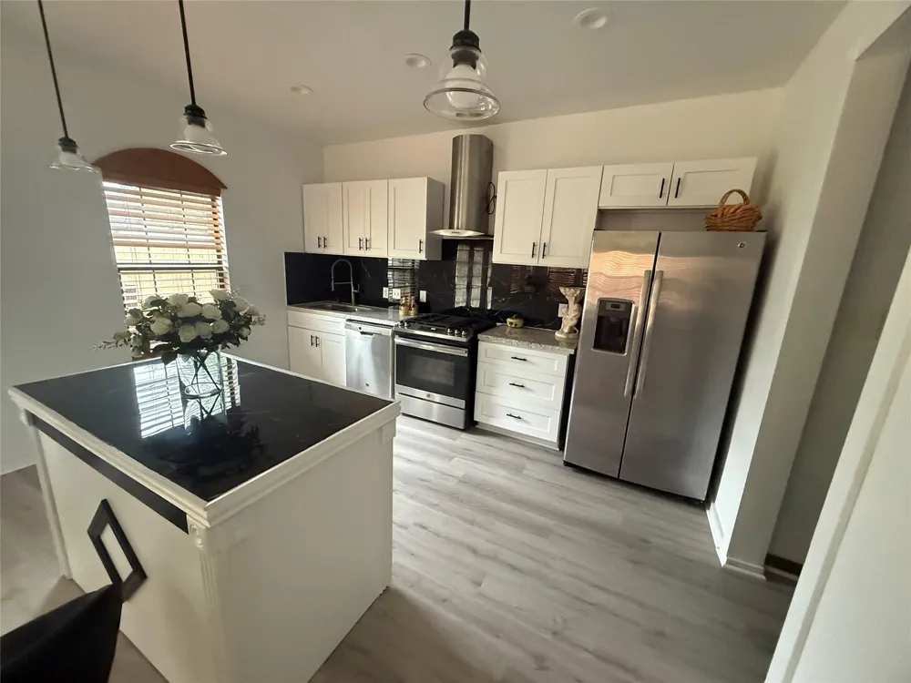 424 S Holmes Street La Porte, TX 77571