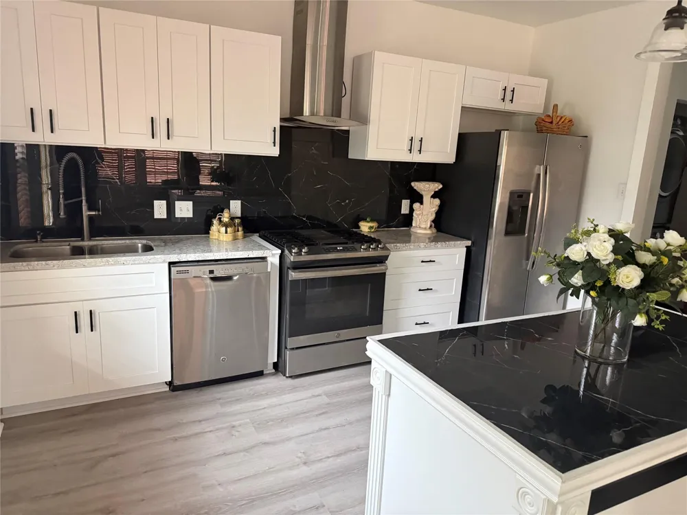 424 S Holmes Street La Porte, TX 77571
