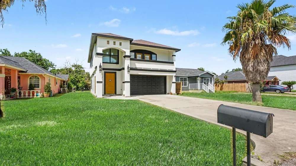 424 S Holmes Street La Porte, TX 77571
