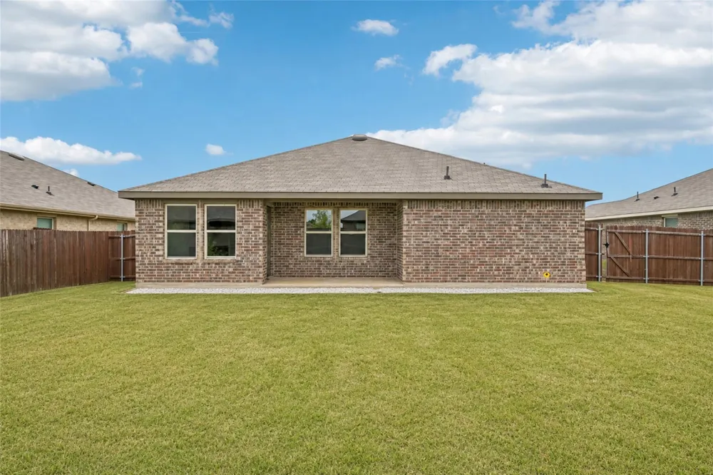 1015 Serena Drive Dallas, TX 75253