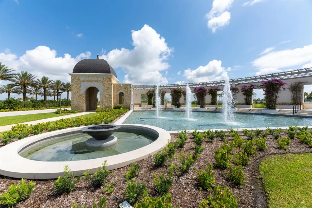 12269 Waterstone Circle Palm Beach Gardens, FL 33412