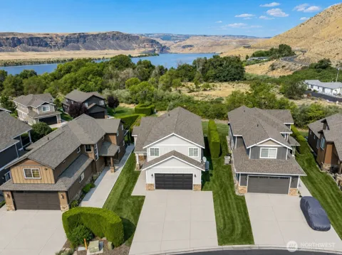 9434 Yakima Lane NW