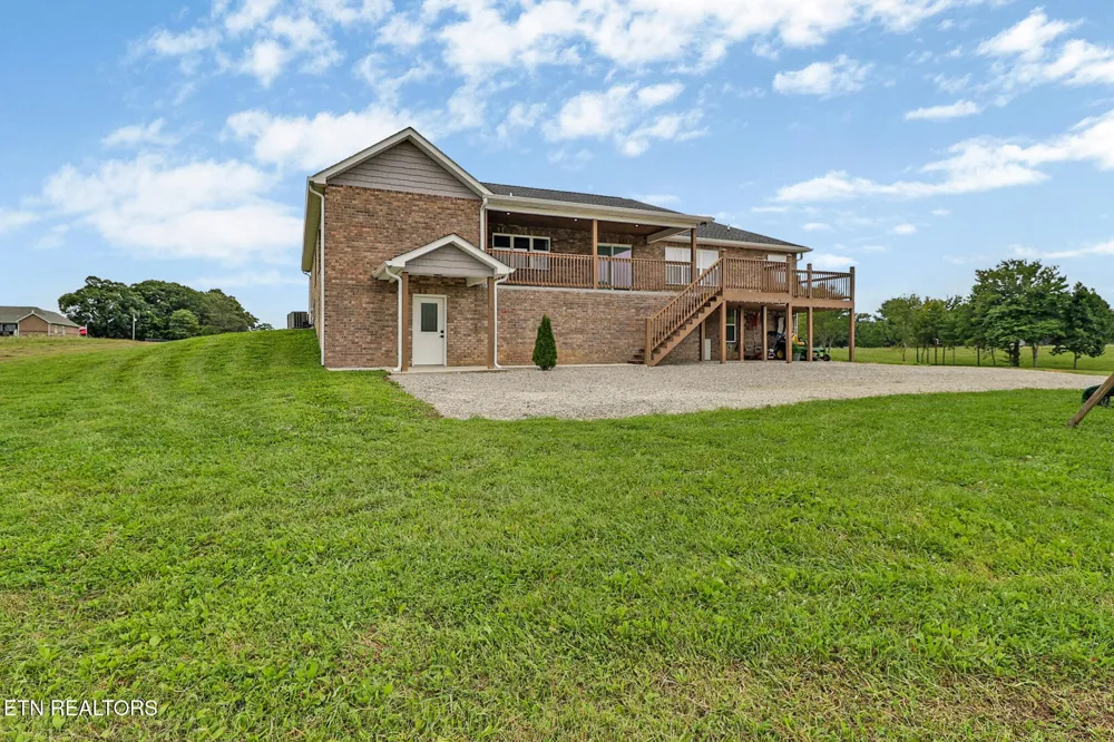 322 Randolph Rd Crossville, TN 38571