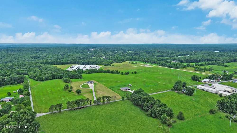 322 Randolph Rd Crossville, TN 38571