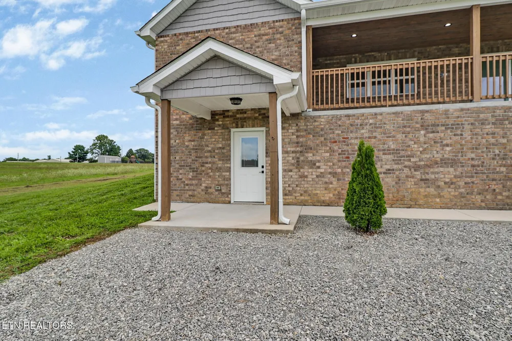 322 Randolph Rd Crossville, TN 38571