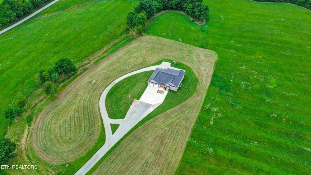 322 Randolph Rd Crossville, TN 38571