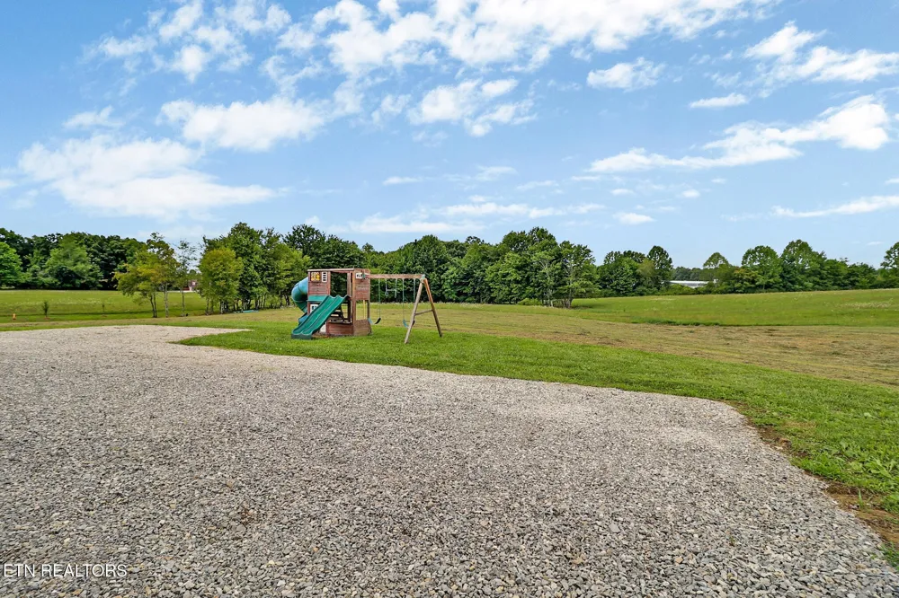 322 Randolph Rd Crossville, TN 38571