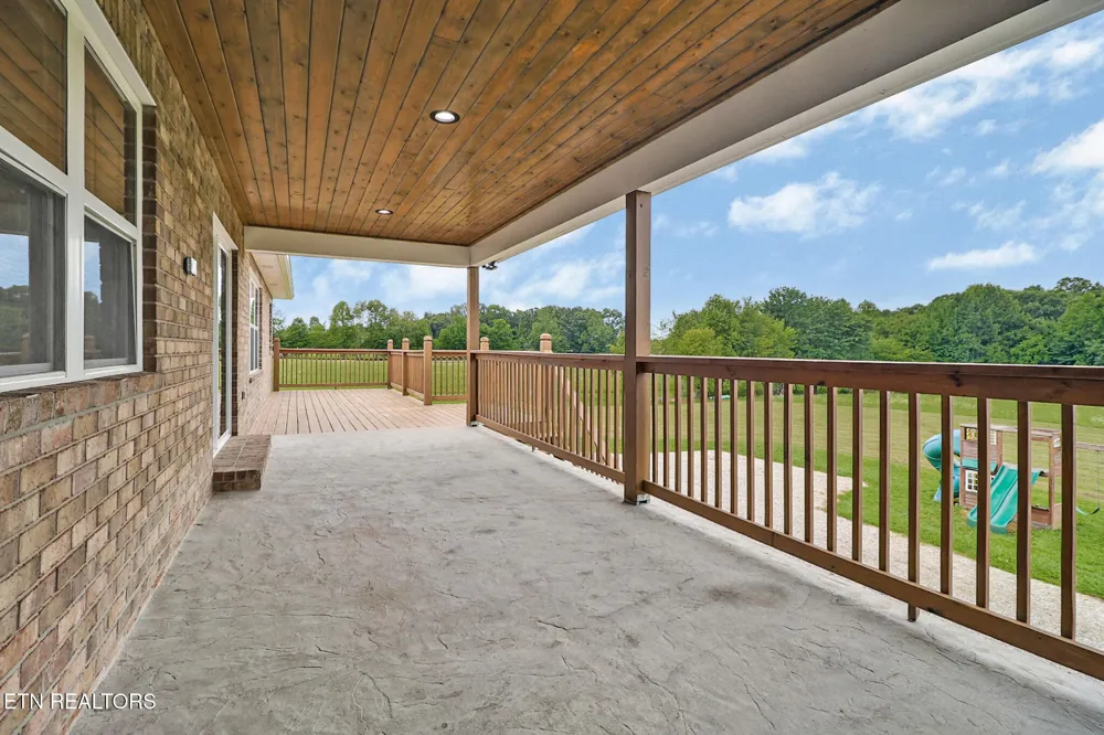 322 Randolph Rd Crossville, TN 38571