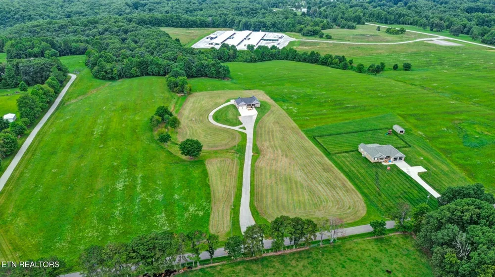 322 Randolph Rd Crossville, TN 38571