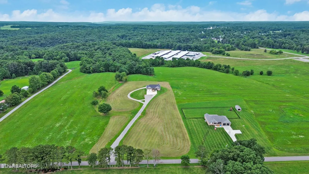 322 Randolph Rd Crossville, TN 38571