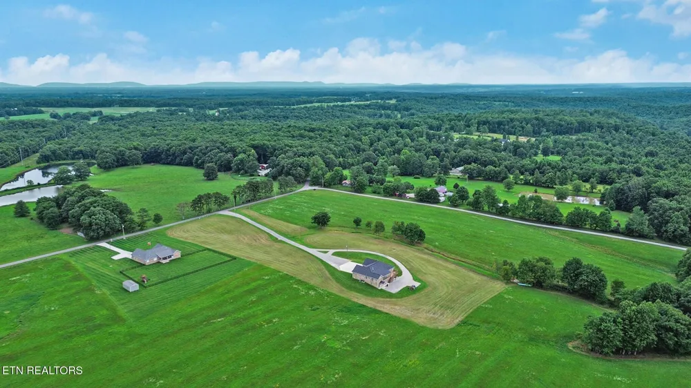 322 Randolph Rd Crossville, TN 38571