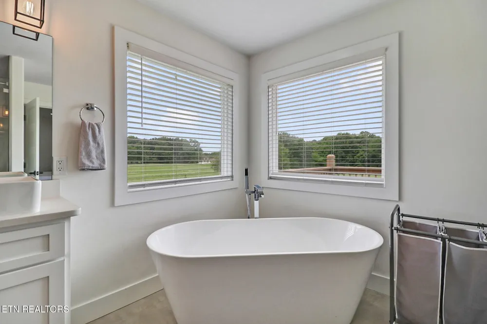 322 Randolph Rd Crossville, TN 38571
