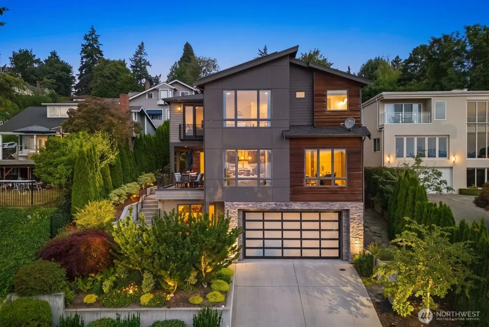 1525 36th Avenue S Seattle, WA 98144