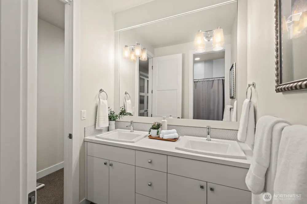 1525 36th Avenue S Seattle, WA 98144