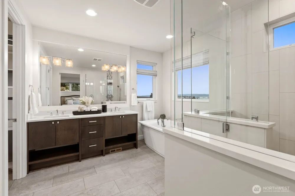 1525 36th Avenue S Seattle, WA 98144