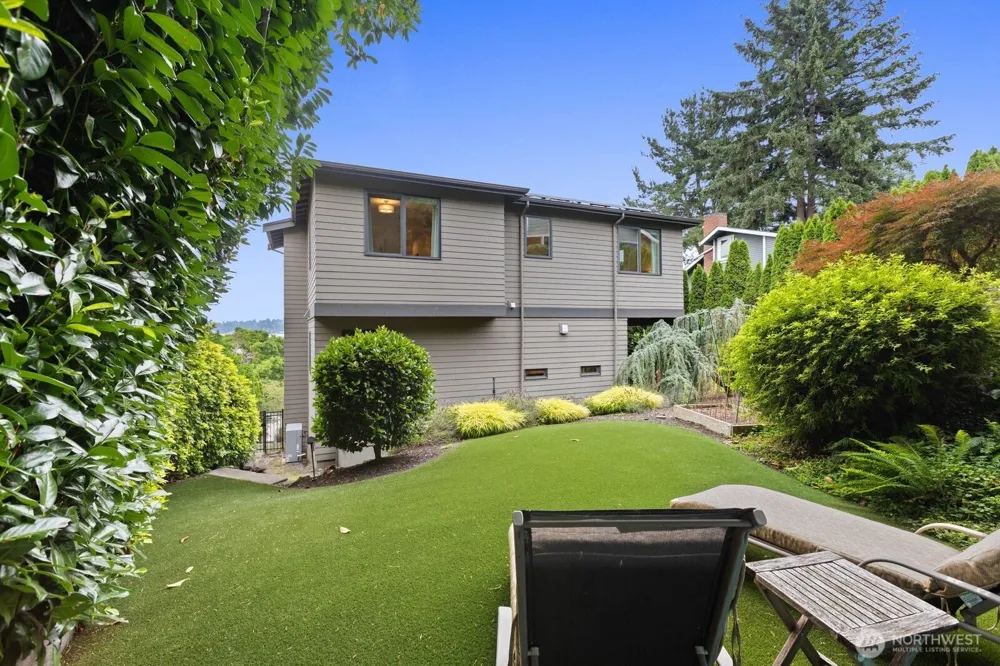 1525 36th Avenue S Seattle, WA 98144