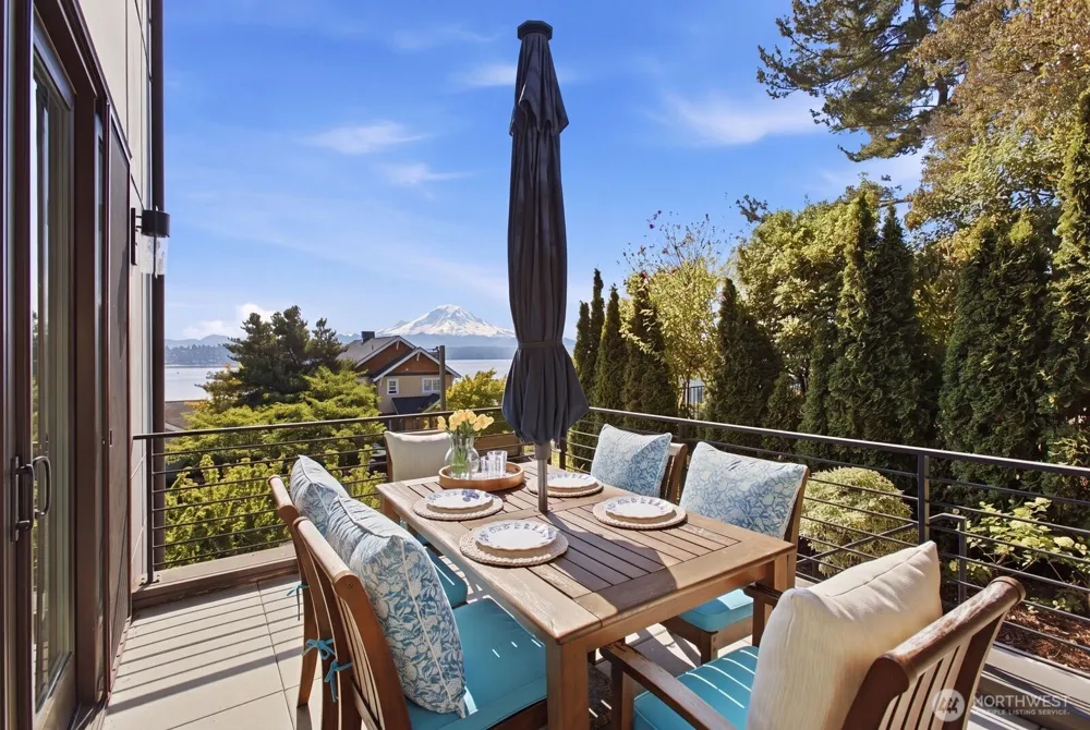 1525 36th Avenue S Seattle, WA 98144