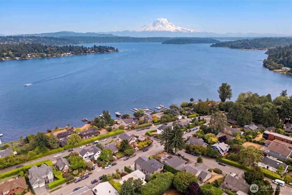 1525 36th Avenue S Seattle, WA 98144